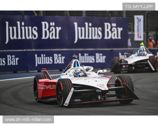 F1赛车冲刺速度突破极限，尾翼差点被震掉