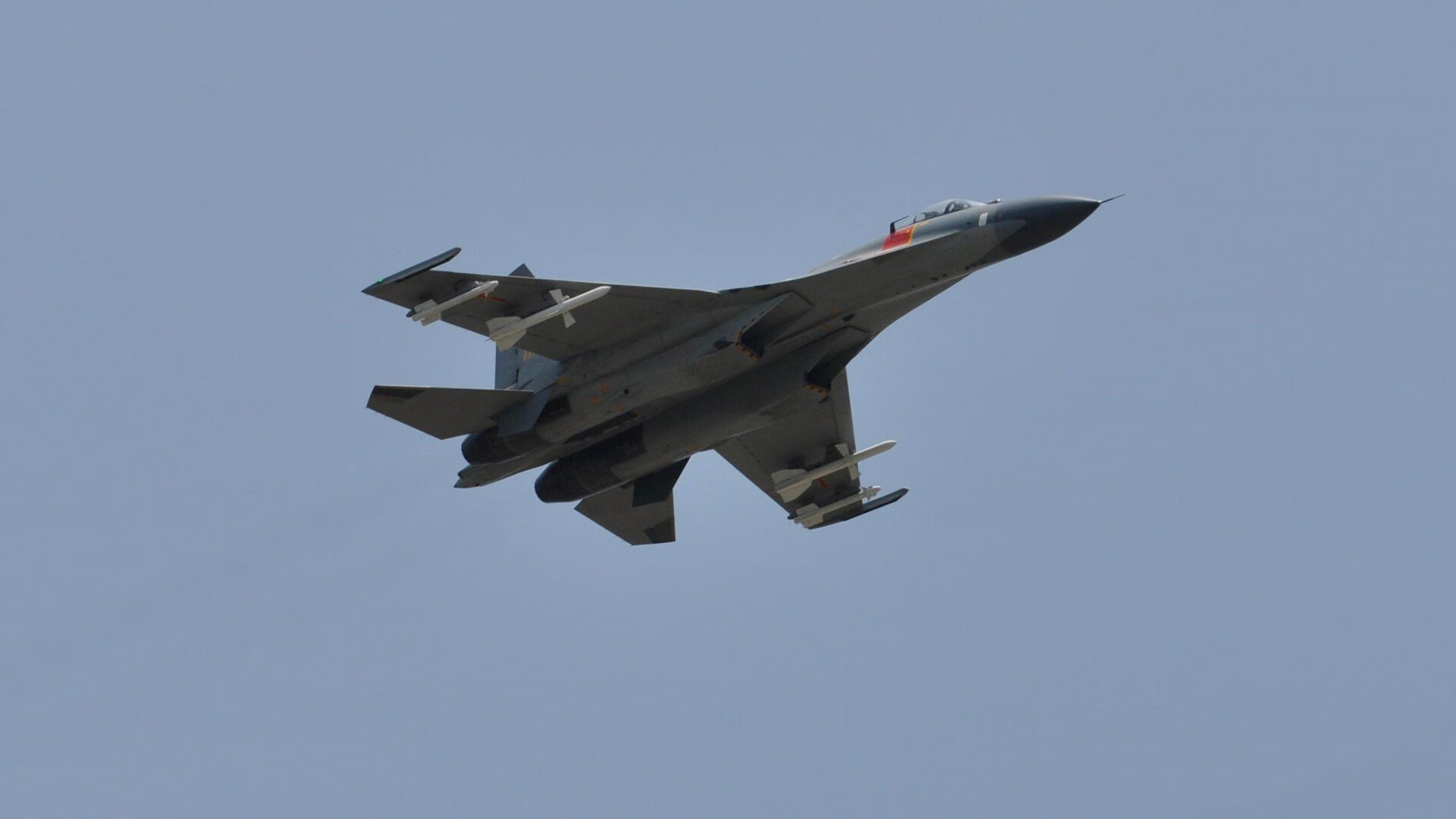 PSG中场配合不顺影响整体发挥