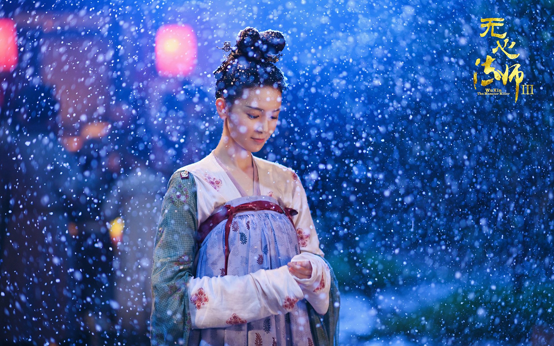 “飞盘竞技：三叉湖田径场成全球飞盘高手的竞技场”