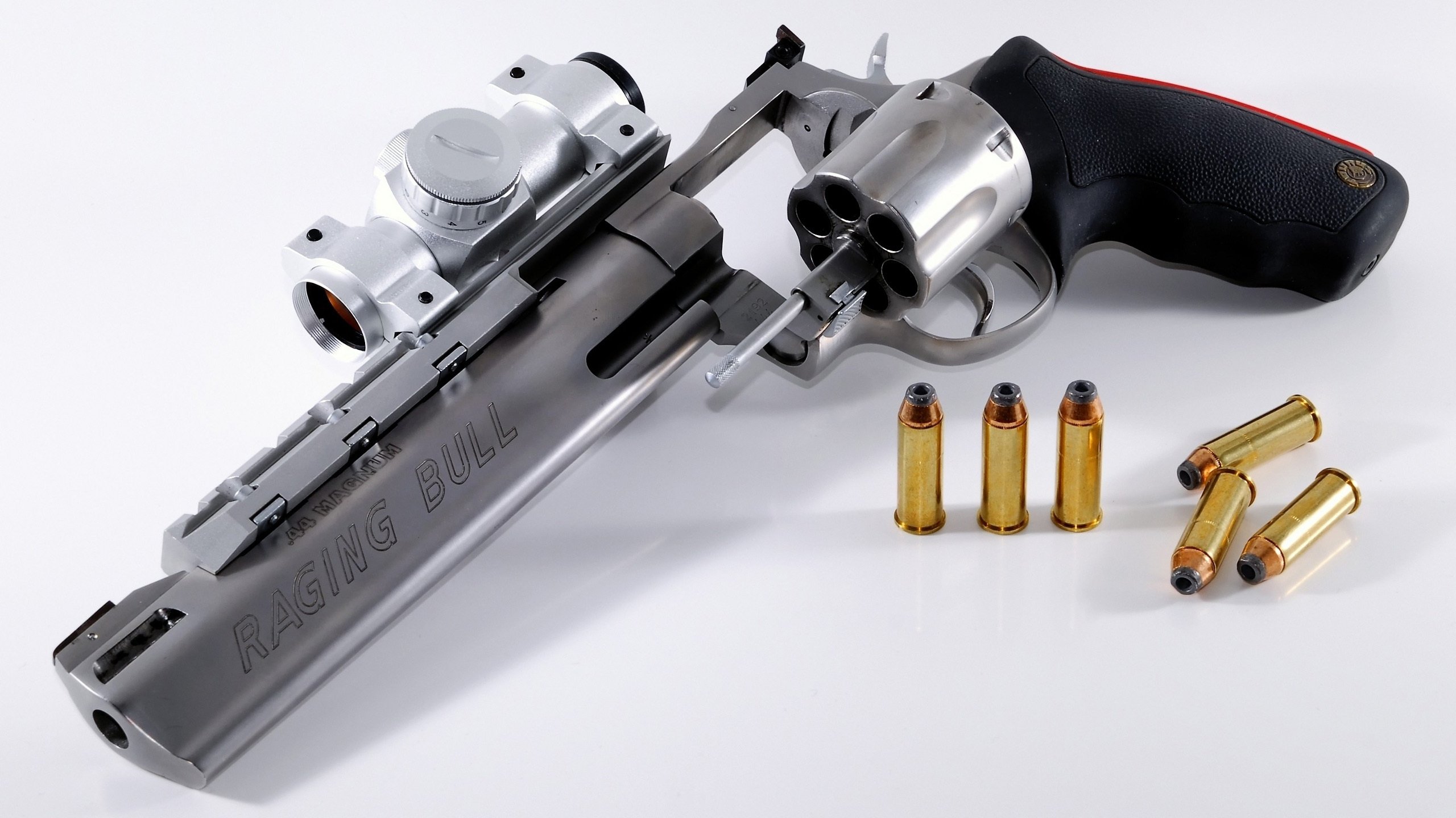 职业联赛开展球员心理健康讲座促进身心健康，足球心理训练对于青少年球员产生的影响