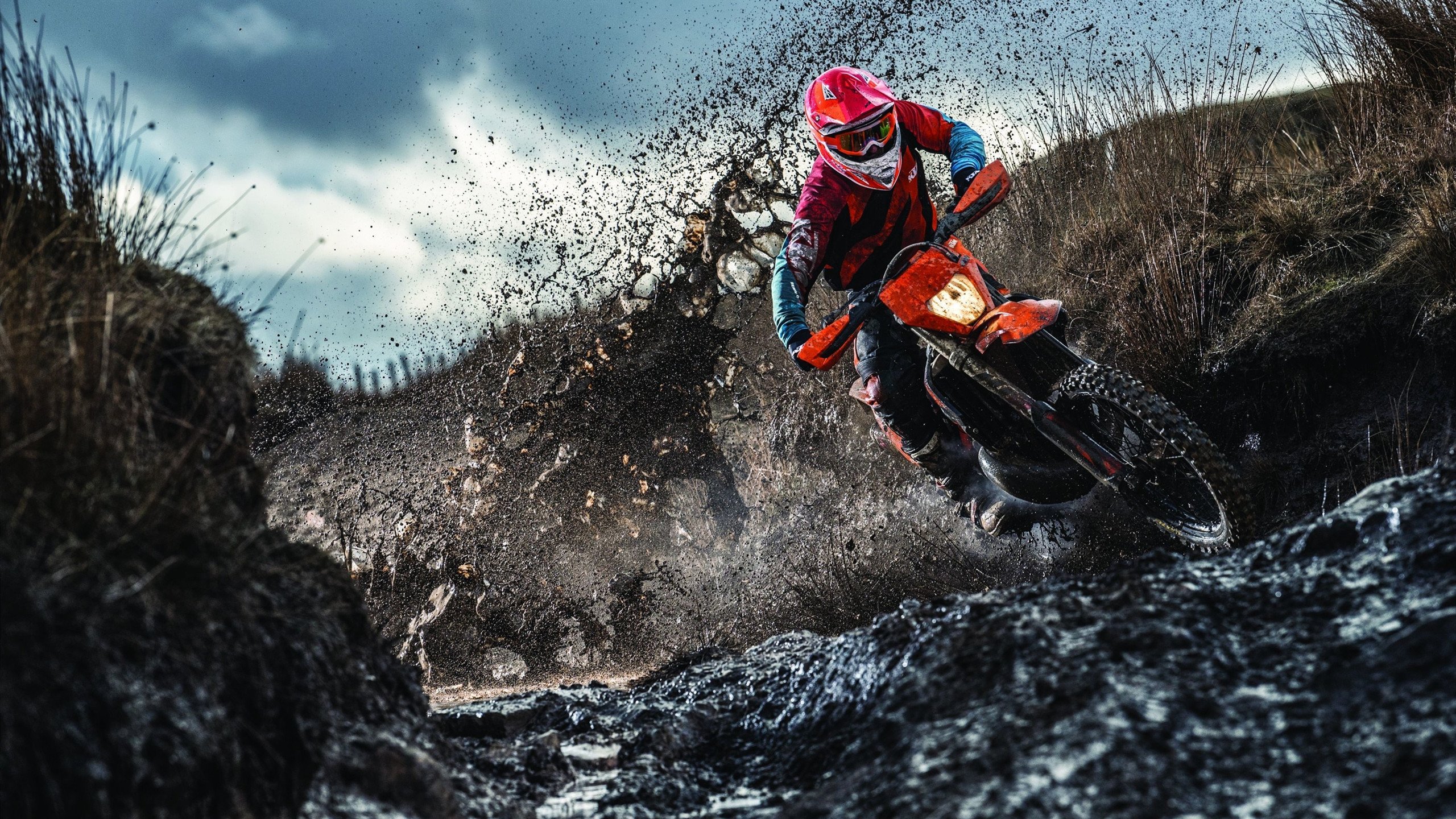 荷兰男队水球传接节奏清晰，荷兰男子三人篮球